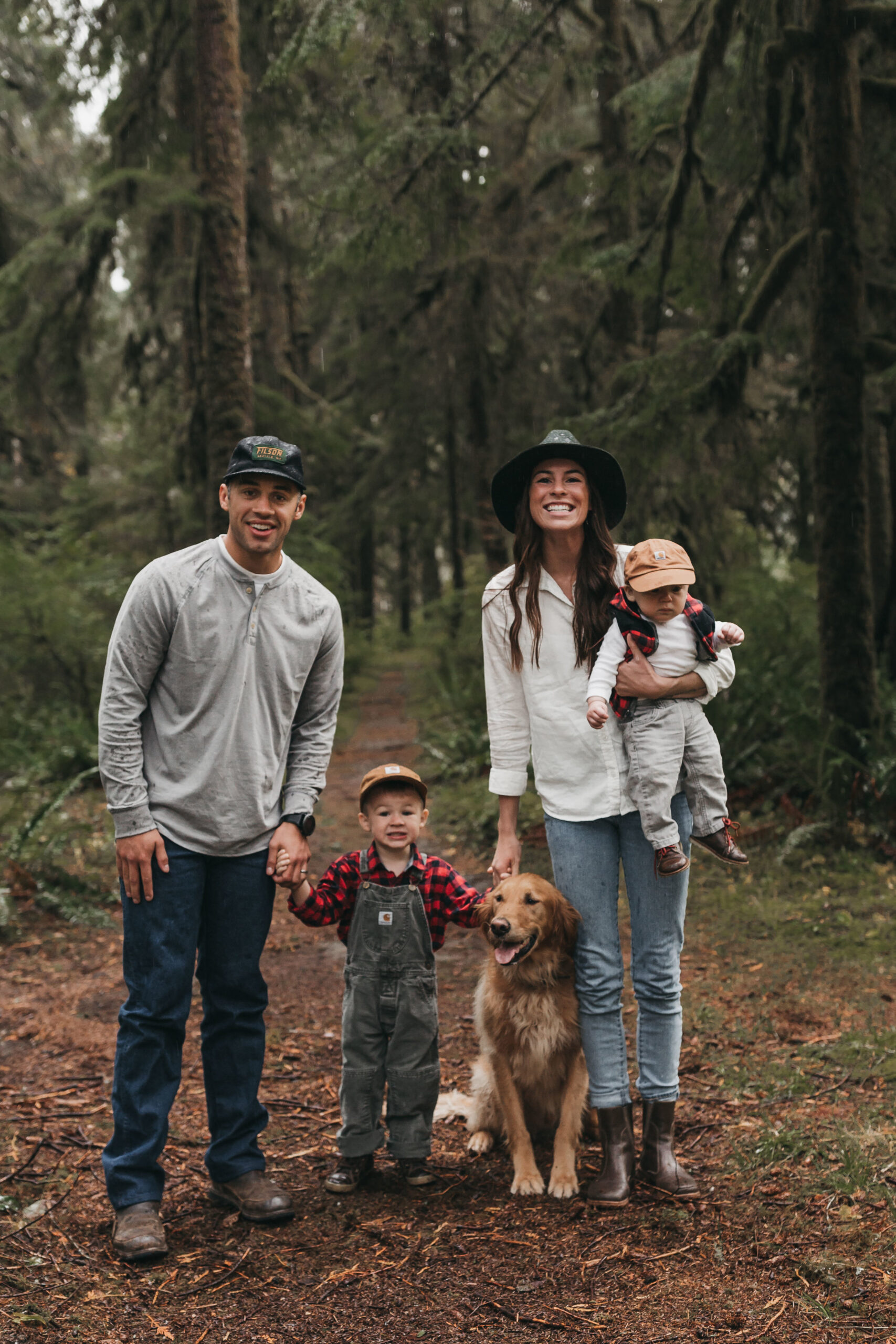Pacific Northwest adventure family session. Between the Pine- Seattle adventure wedding and elopement photography 