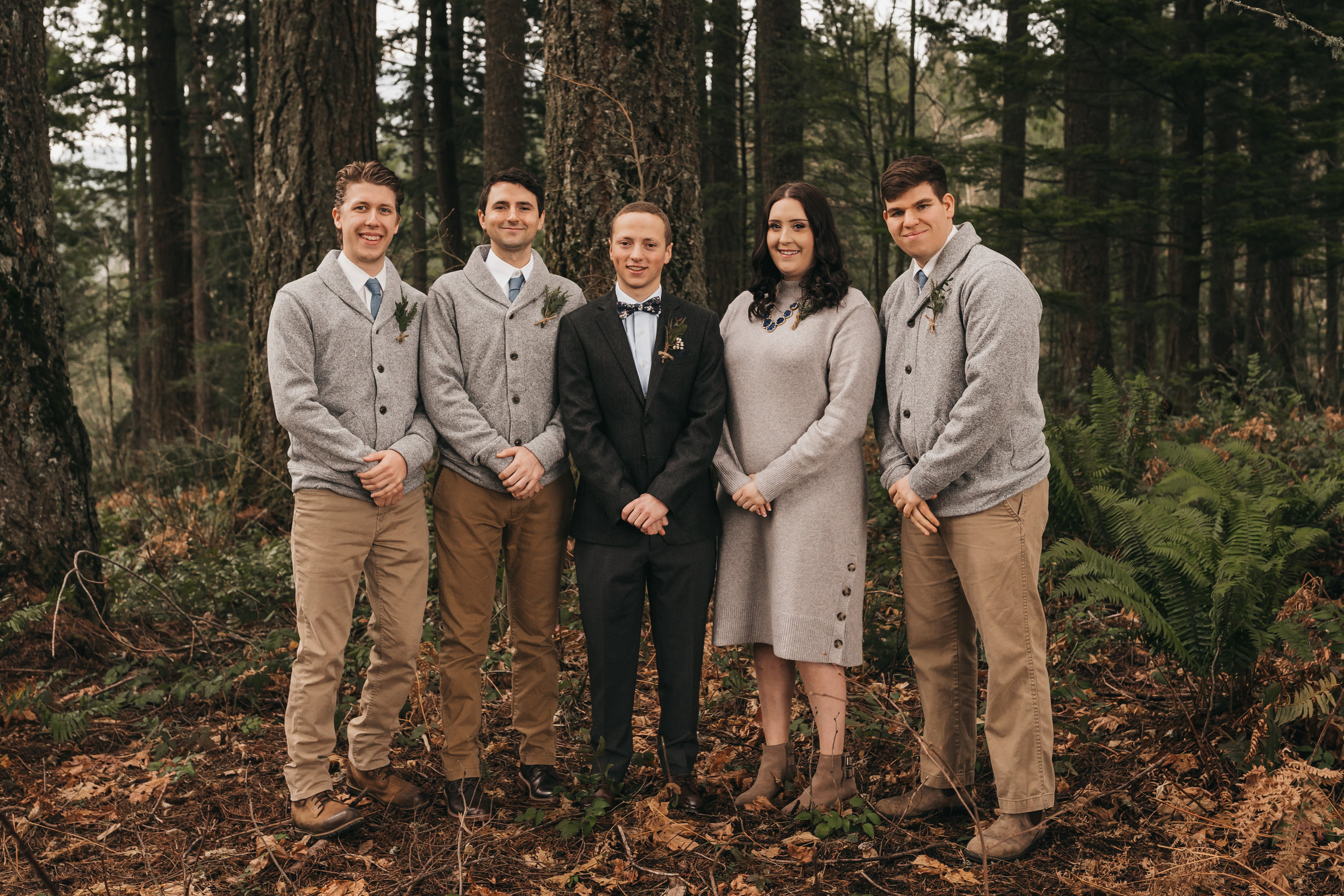 Airbnb Wedding in the Columbia River Gorge | Between the Pine Photography 