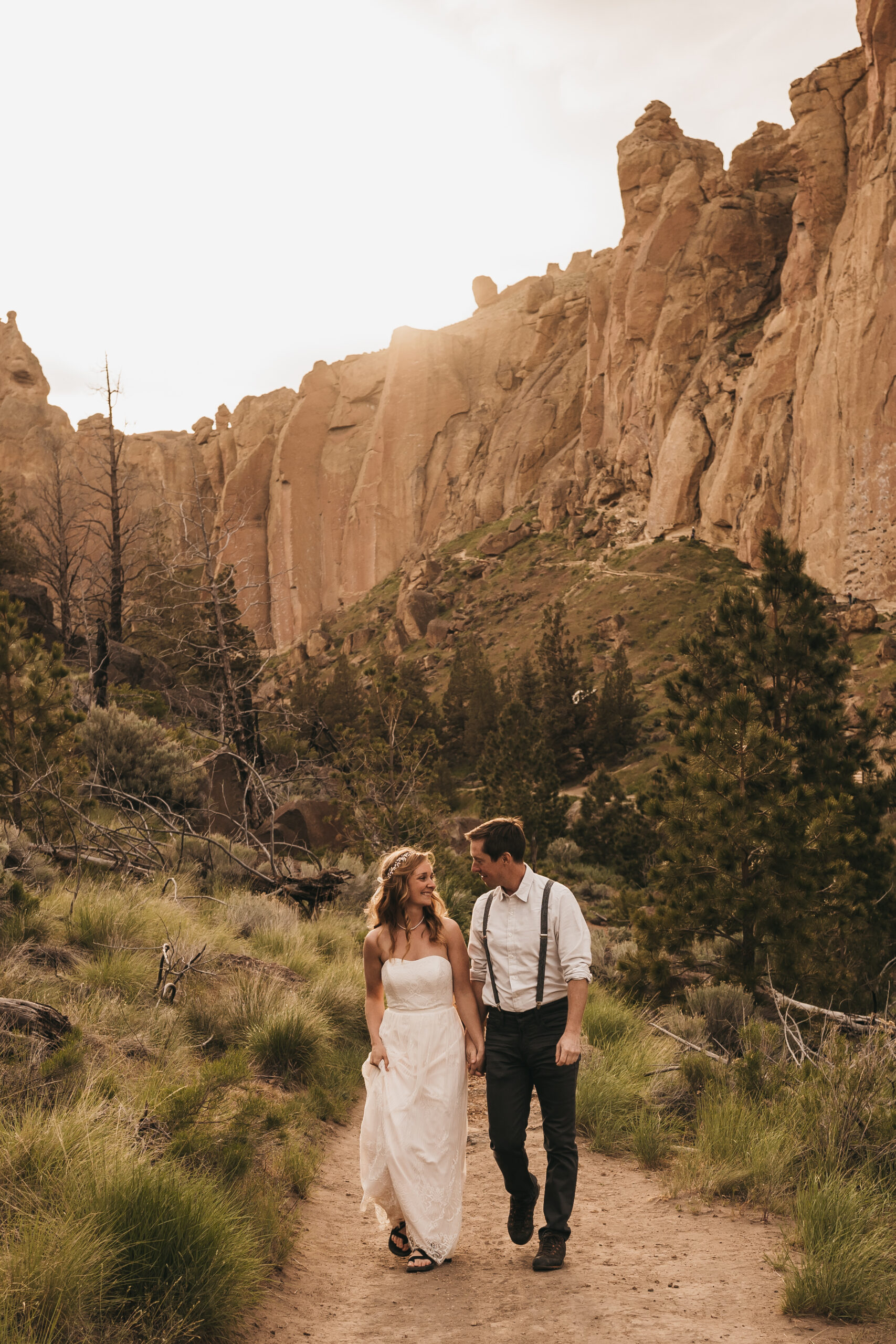 Smith Rock State Park Sunset Photo Session | Between the Pine Adventure Elopement Photography 