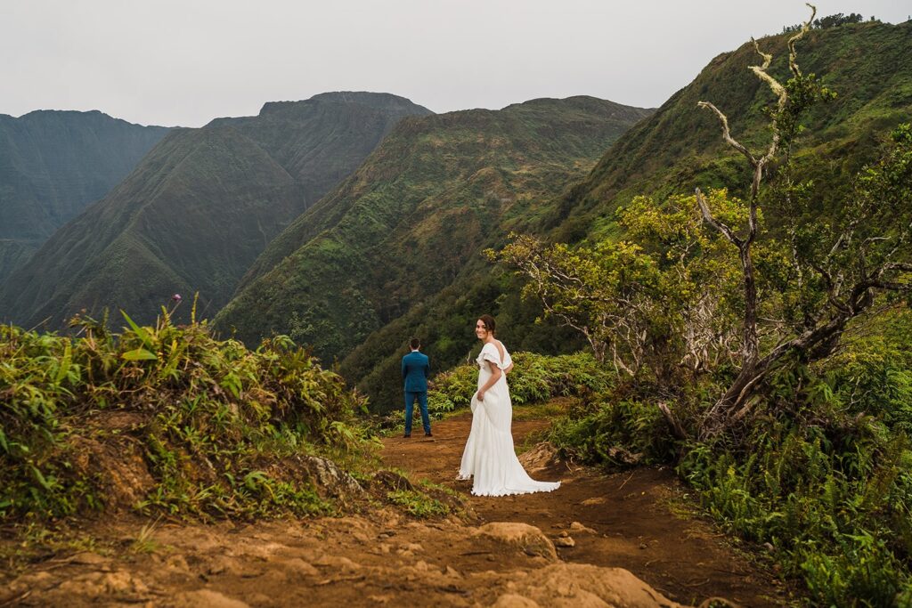 Bride and groom Maui elopement first look in the mountains