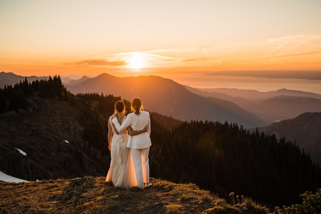 Sunset wedding photos in Olympic National Park 