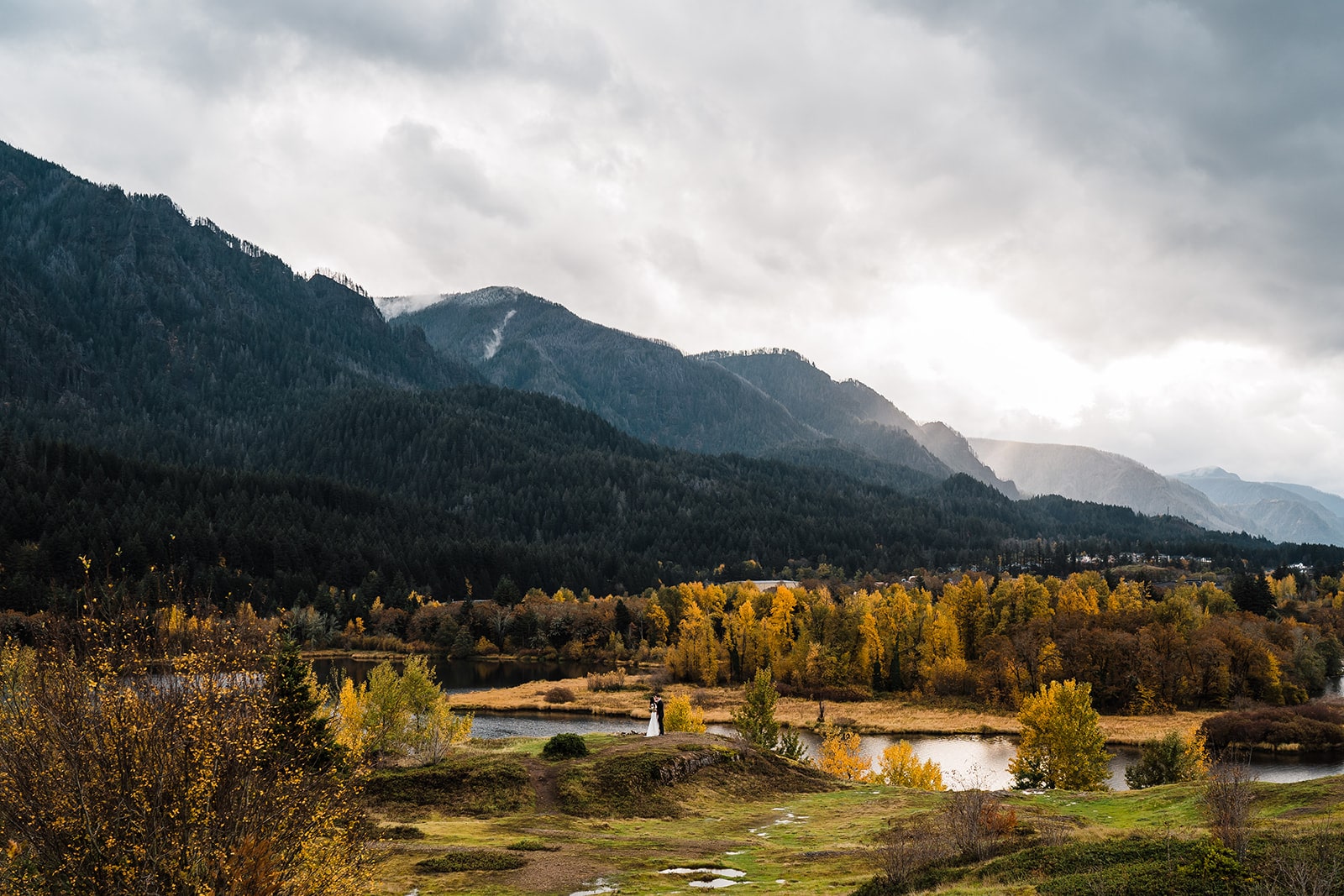 Micro wedding venue in Oregon at the Columbia River Gorge