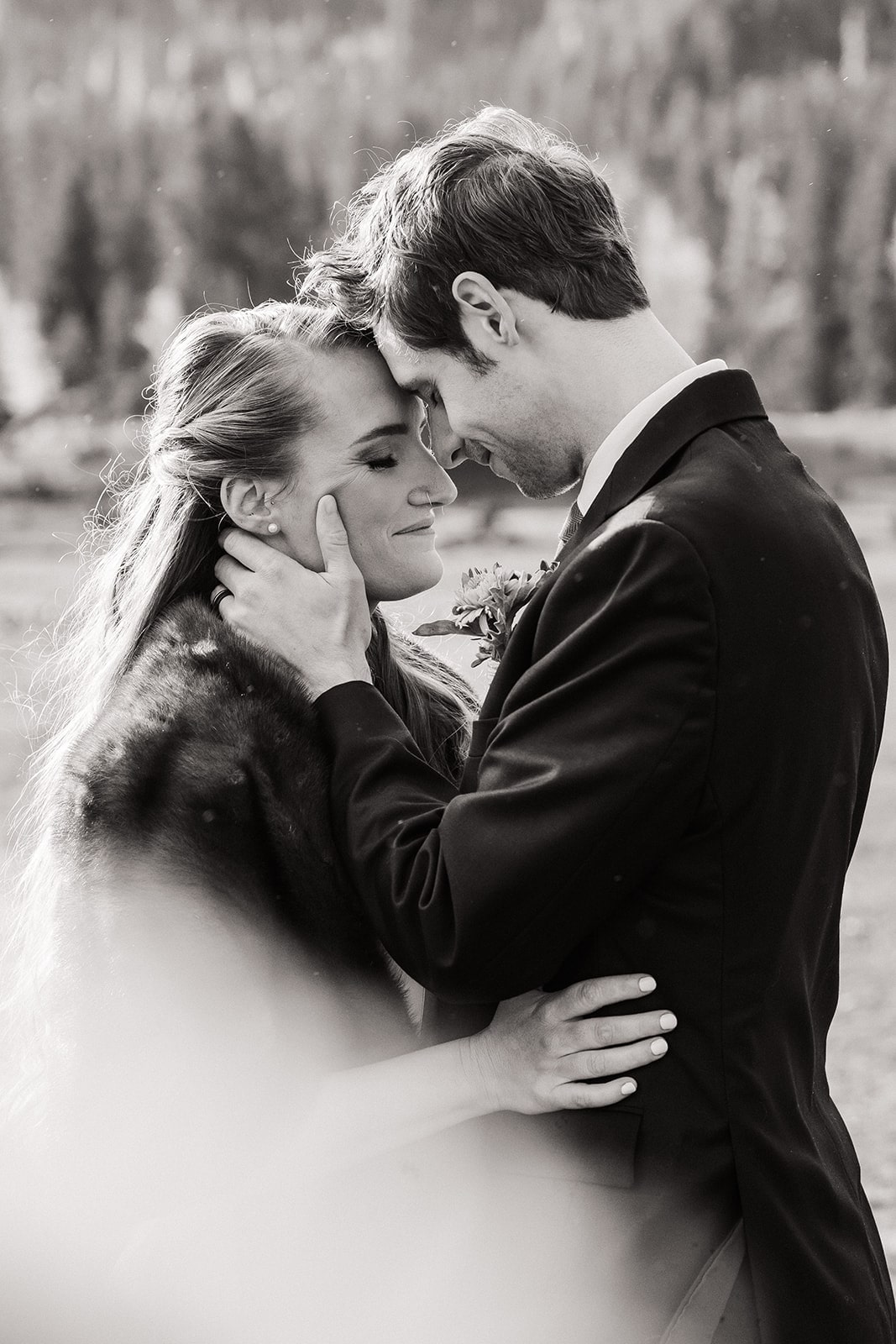 Bride and groom fall wedding photos in Washington