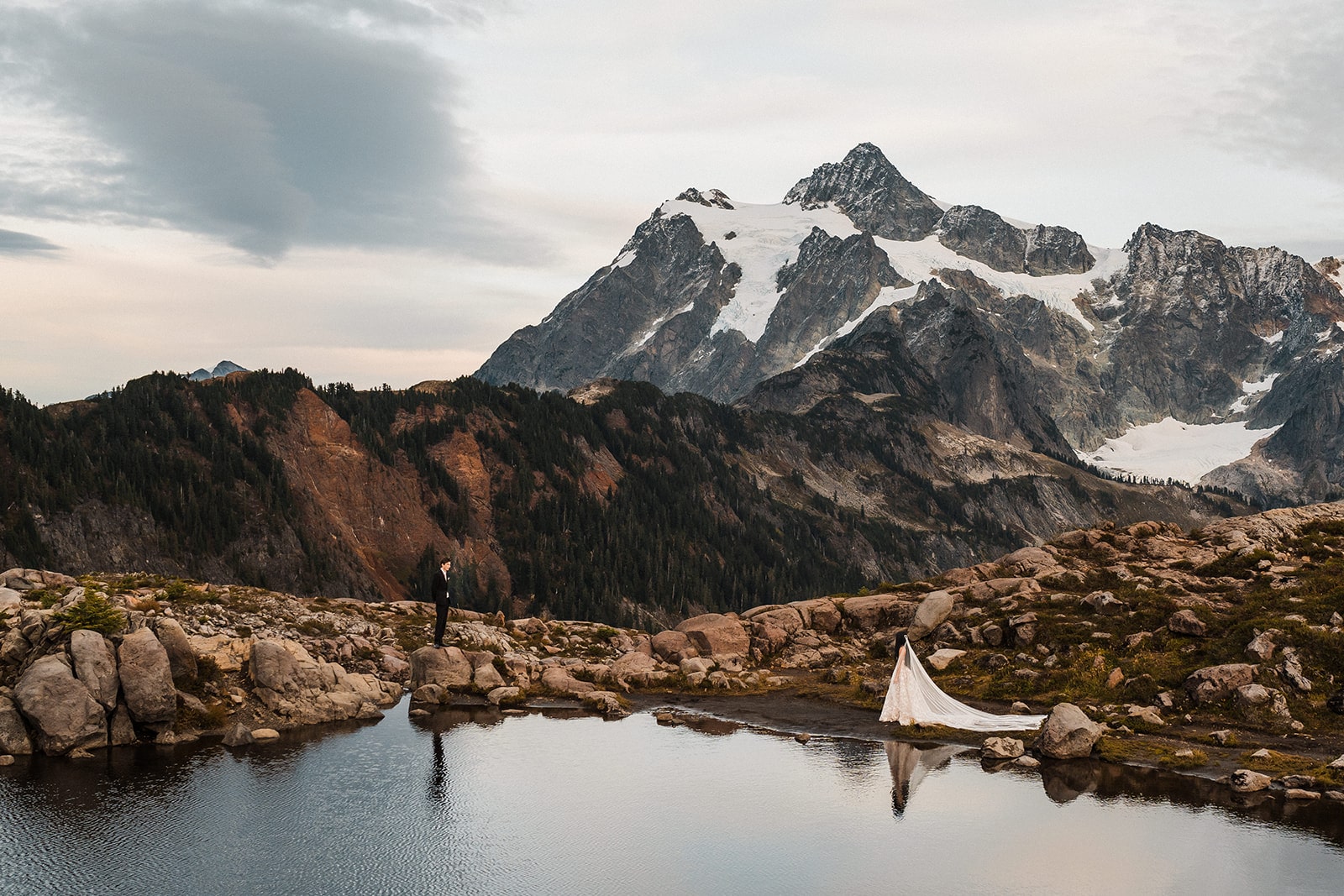 Mount Baker elopement photos with bride and groom at an alpine lake at Artist Point