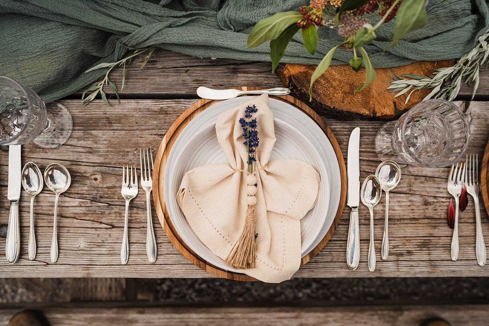 Micro wedding table setting on a picnic table at a day use area in Washington.