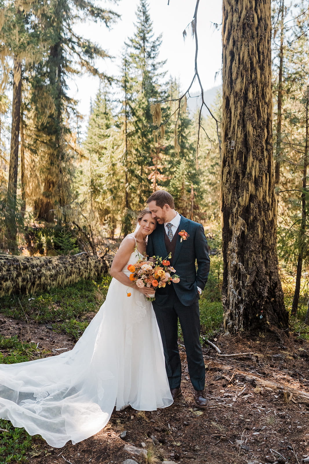 Forest wedding photos in Snoqualmie, Washington. 